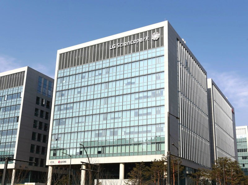 LG CNS, 오픈AI와 협력해 기업용 챗GPT 도입 지원 관련 이미지