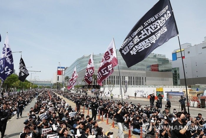 씨티그룹, 삼성전자 목표주가 32만→30만원 하향 관련 이미지